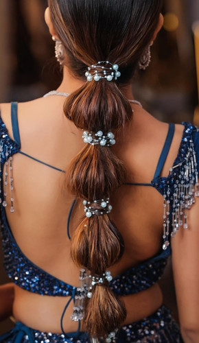 15 Beautiful Hairstyles for Saree
