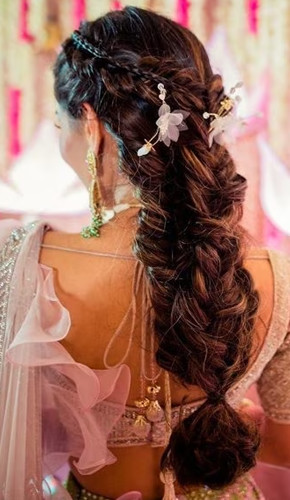 50+ Stunning Indian Hairstyles for Reception | Traditional hairstyle,  Indian wedding hairstyles, Front hair styles