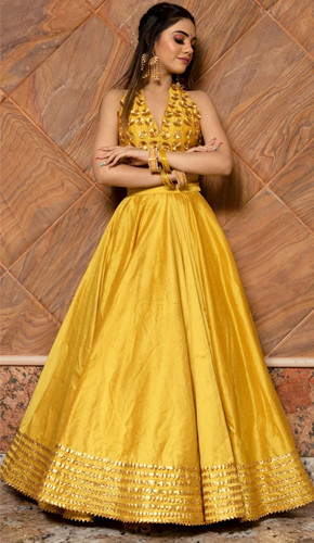 Single Family Combo Dress Indian Wedding Traditional Dress at Rs 2395/piece  in Surat