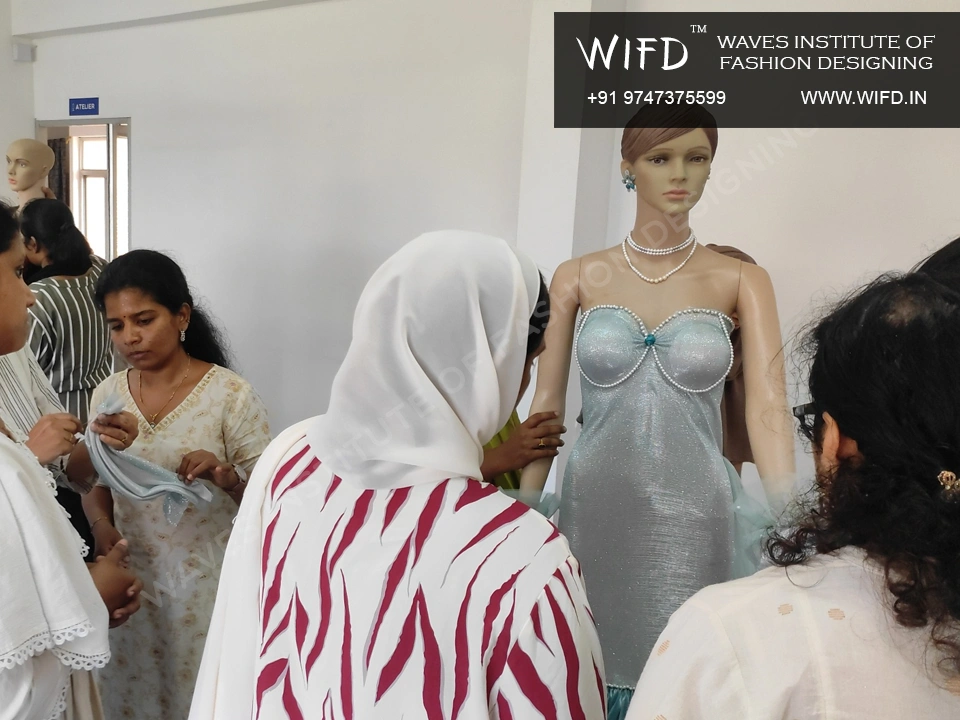 Oceanic Glamour - Mermaid-Inspired Mannequin Draping - 2025