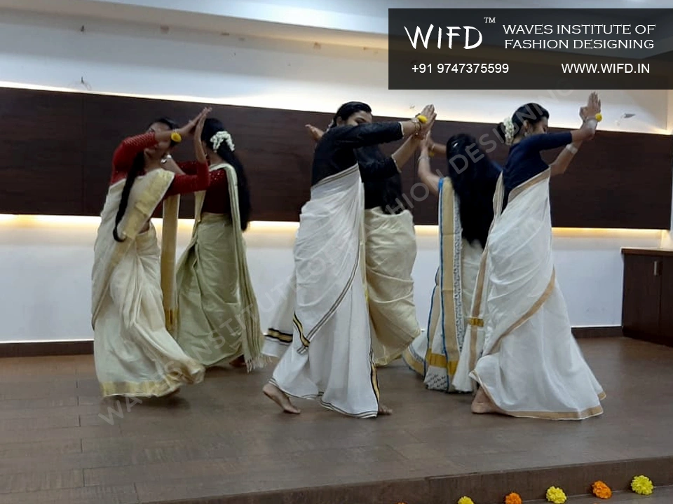 Thiruvathirakali on Onam - Fashion Design Students Perform Traditional Dance - 2019